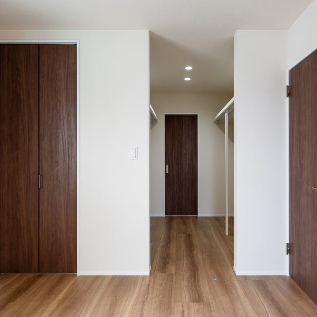 寝室ウォークインクローゼット